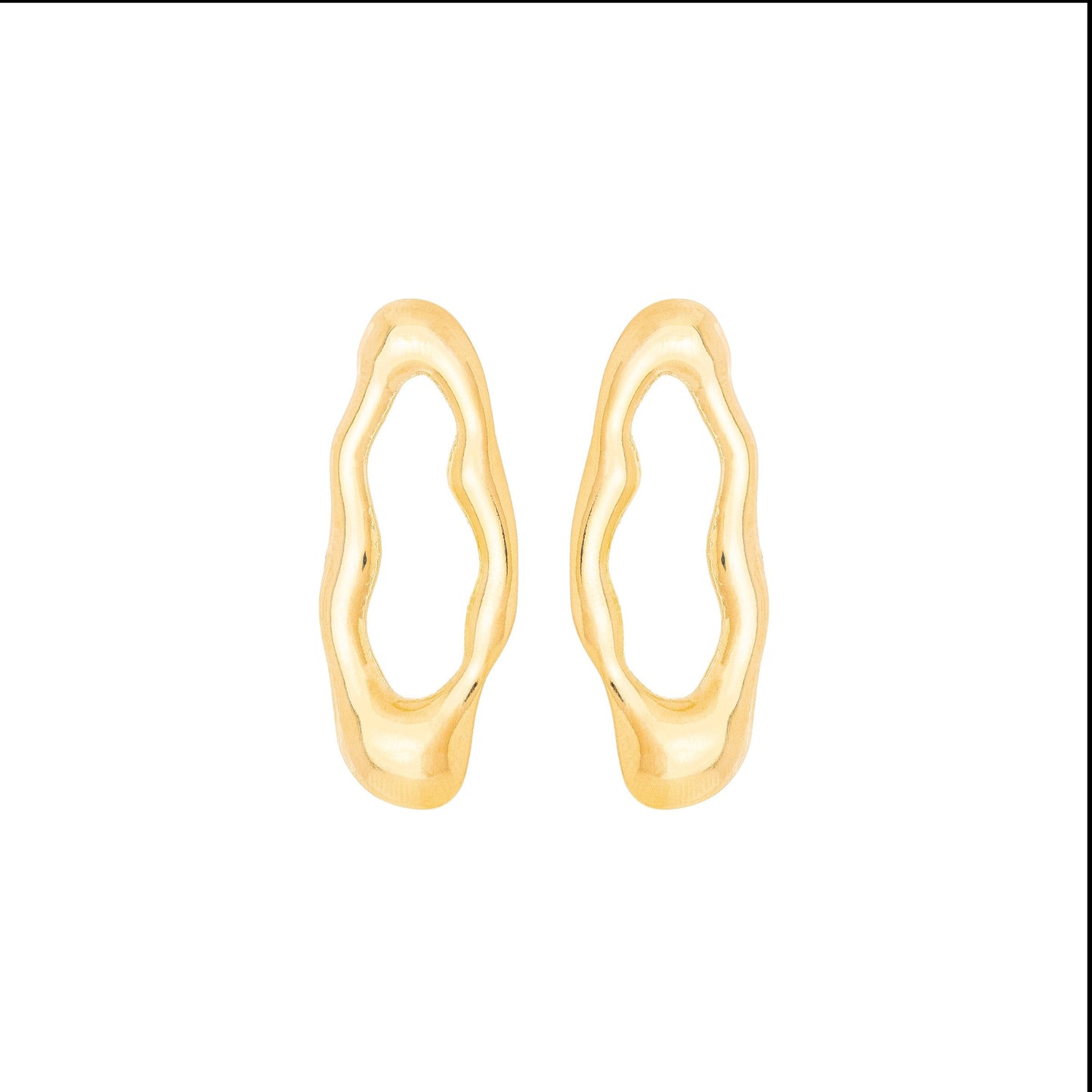 Brinco oval ondulado banhado a ouro 18k - Biju & Cia.