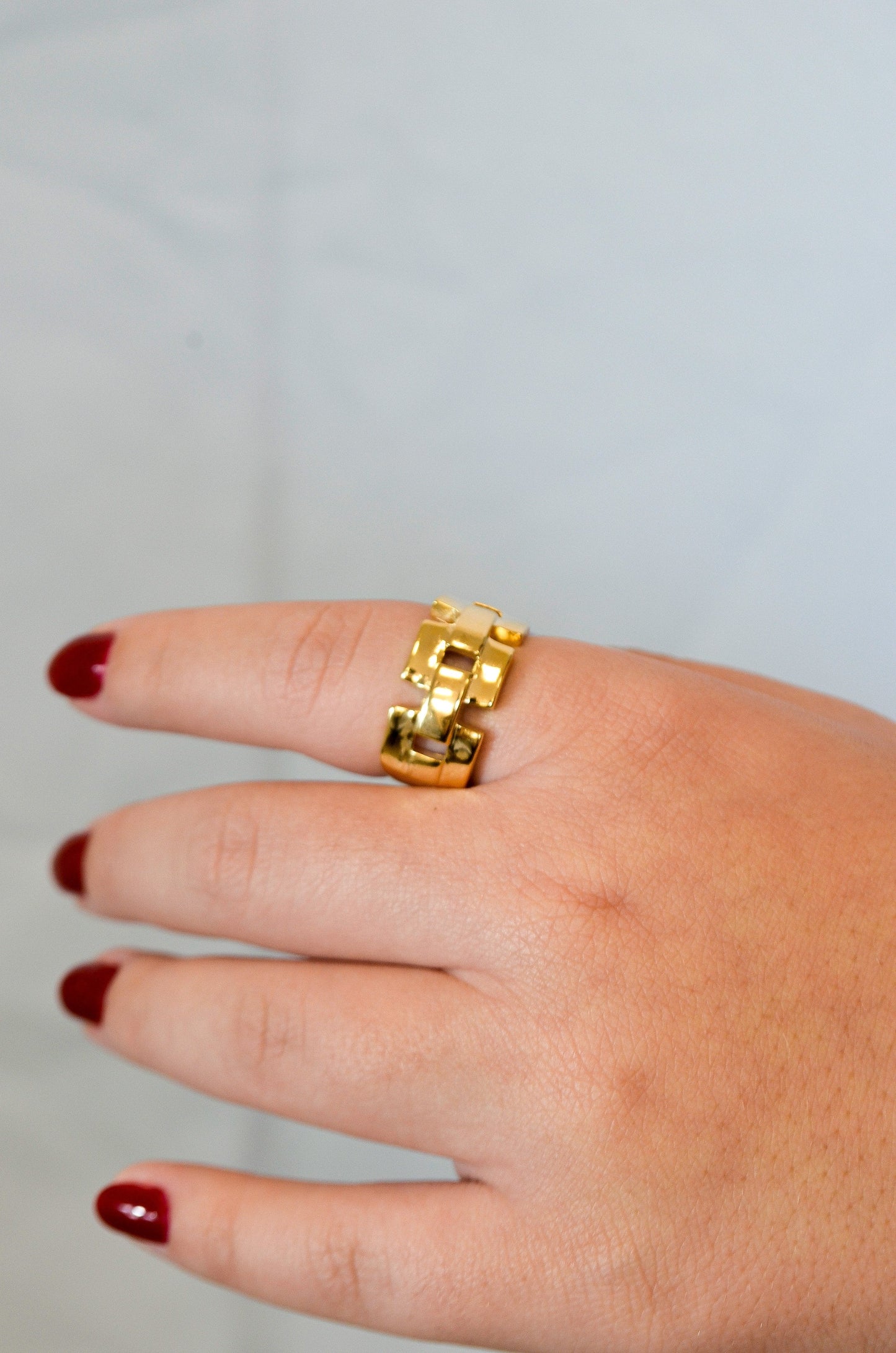 Anel liso quadrado banhado a ouro 18k - Biju & Cia.