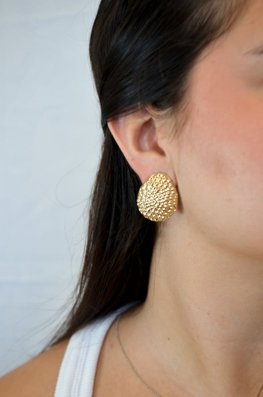 Brinco gota craquelada banhada a ouro 18k - Biju & Cia.