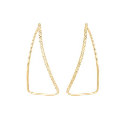 Brinco de triangulo trabalhado banaho a ouro 18k - Biju & Cia.
