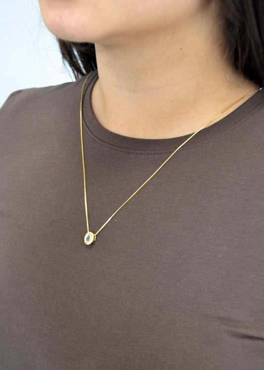 Gargantilha oval com zircônia banhada a ouro 18k - Biju & Cia.