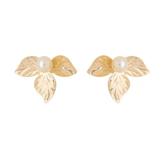 Brinco folha com pérola banhado a ouro 18k - Biju & Cia.