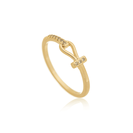 Anel com zircônias banhado a ouro 18k