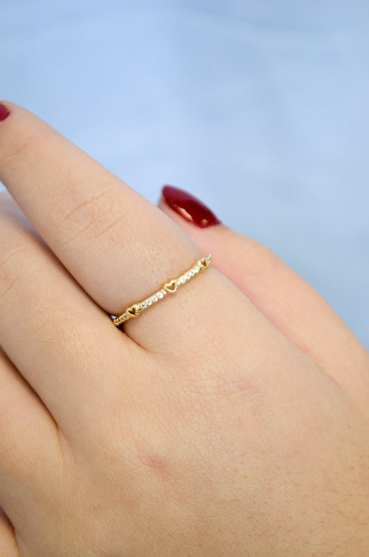 Anel coração com zircônias banhado a ouro 18k
