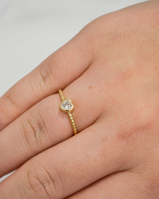 Anel solitário de coração banhado a ouro 18k