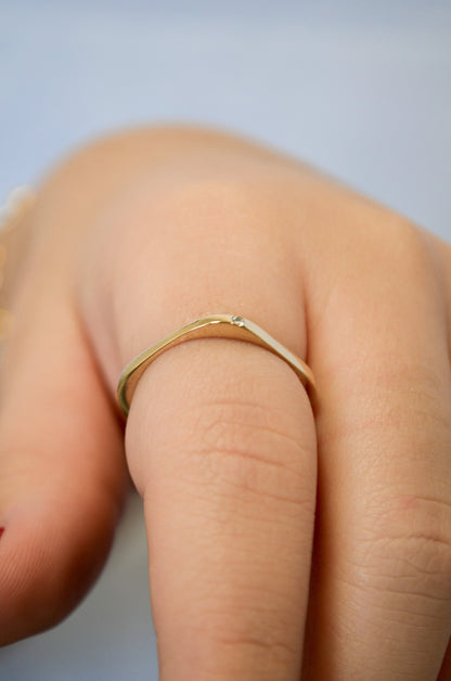 Anel quadrado com zircônias banhado a ouro 18k - Biju & Cia.