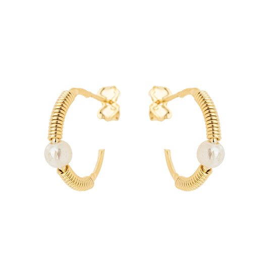 Brinco de argola com pérola banhado a ouro 18k - Biju & Cia.