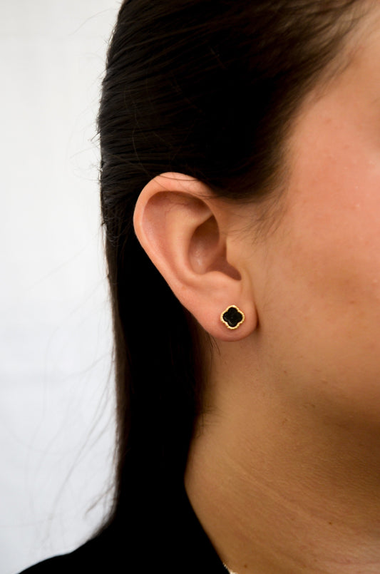 Brinco de trevo com resina banhado a ouro 18k - Biju & Cia.