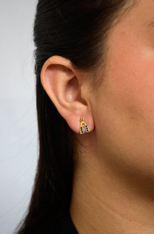 Brinco de Nossa Senhora de Aparecida com zircônias banhado a ouro 18k - Biju & Cia.