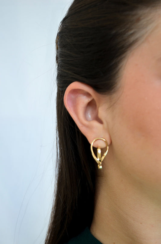 Brinco oval de fio entrelaçado banhado a ouro 18k - Biju & Cia.