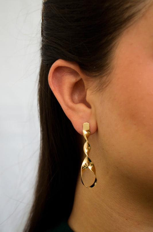 Brinco de fio torcido banhado a ouro 18k - Biju & Cia.