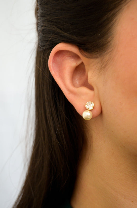 Brinco de pérola com zircônia redonda banhado a ouro 18k - Biju & Cia.