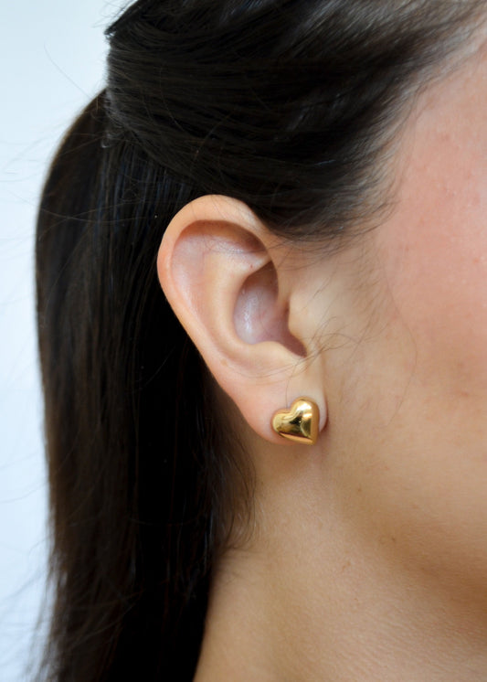 Brinco de coração banhado a ouro 18k - Biju & Cia.