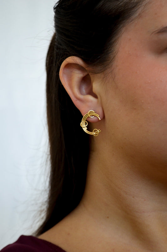 Brinco de fios com argola banhado a ouro 18k - Biju & Cia.