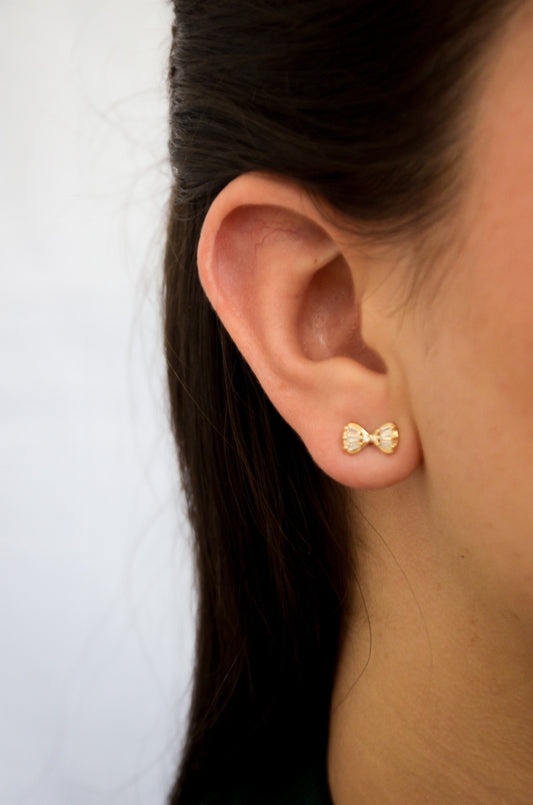 Brinco de laço com zircônia banhado a ouro 18k - Biju & Cia.