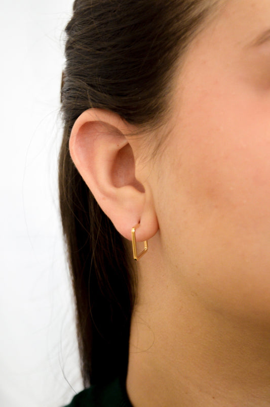 Brinco de argola quadrada banhado a ouro 18k - Biju & Cia.