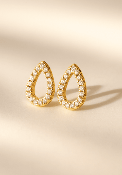 Brinco de gota cravejada banhado a ouro 18k - Biju & Cia.