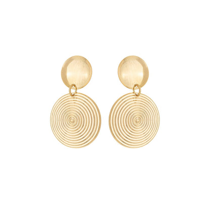Brinco trabalhado banhado a ouro 18k - Biju & Cia.