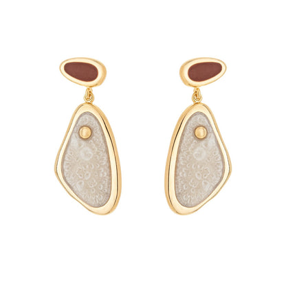 Brinco orgânico com esmaltação banhado a ouro 18k - Biju & Cia.