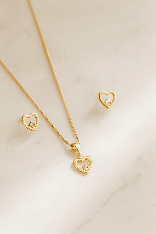 Conjunto coração com pedra banhado a ouro 18k