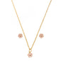 Conjunto infantil de flor resinada banhado a ouro 18k - Biju & Cia.