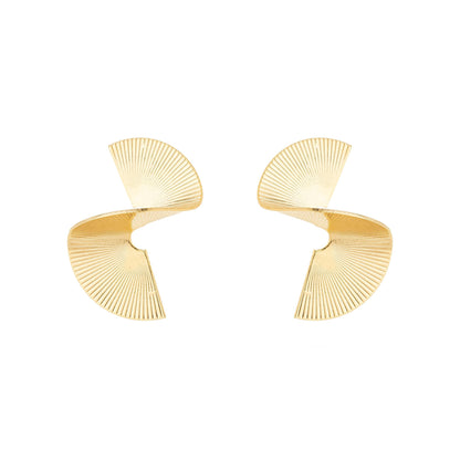 Brinco trabalhado banhado a ouro 18k - Biju & Cia.