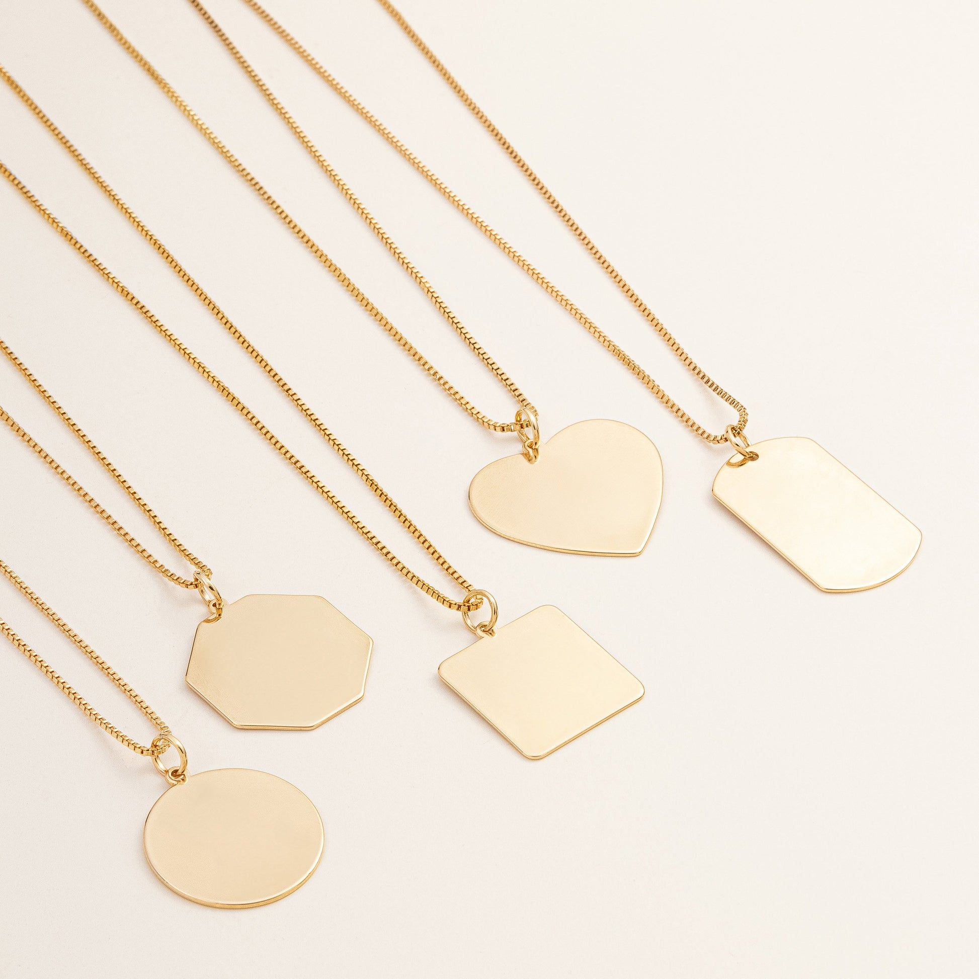 Gargantilha com pingente personalizado banhado a ouro 18k - Biju & Cia.