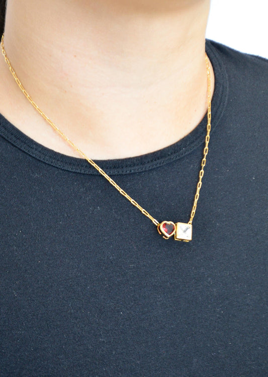 Gargantilha com coração e quadrado com pedra banhada a ouro 18k - Biju & Cia.