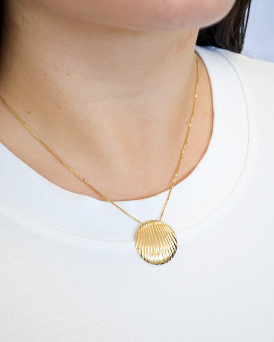 Gargantilha esfera trabalhada banhada a ouro 18k - Biju & Cia.