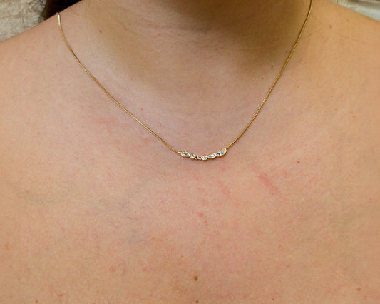 Gargantilha com pedras coloridas banhada a ouro 18k