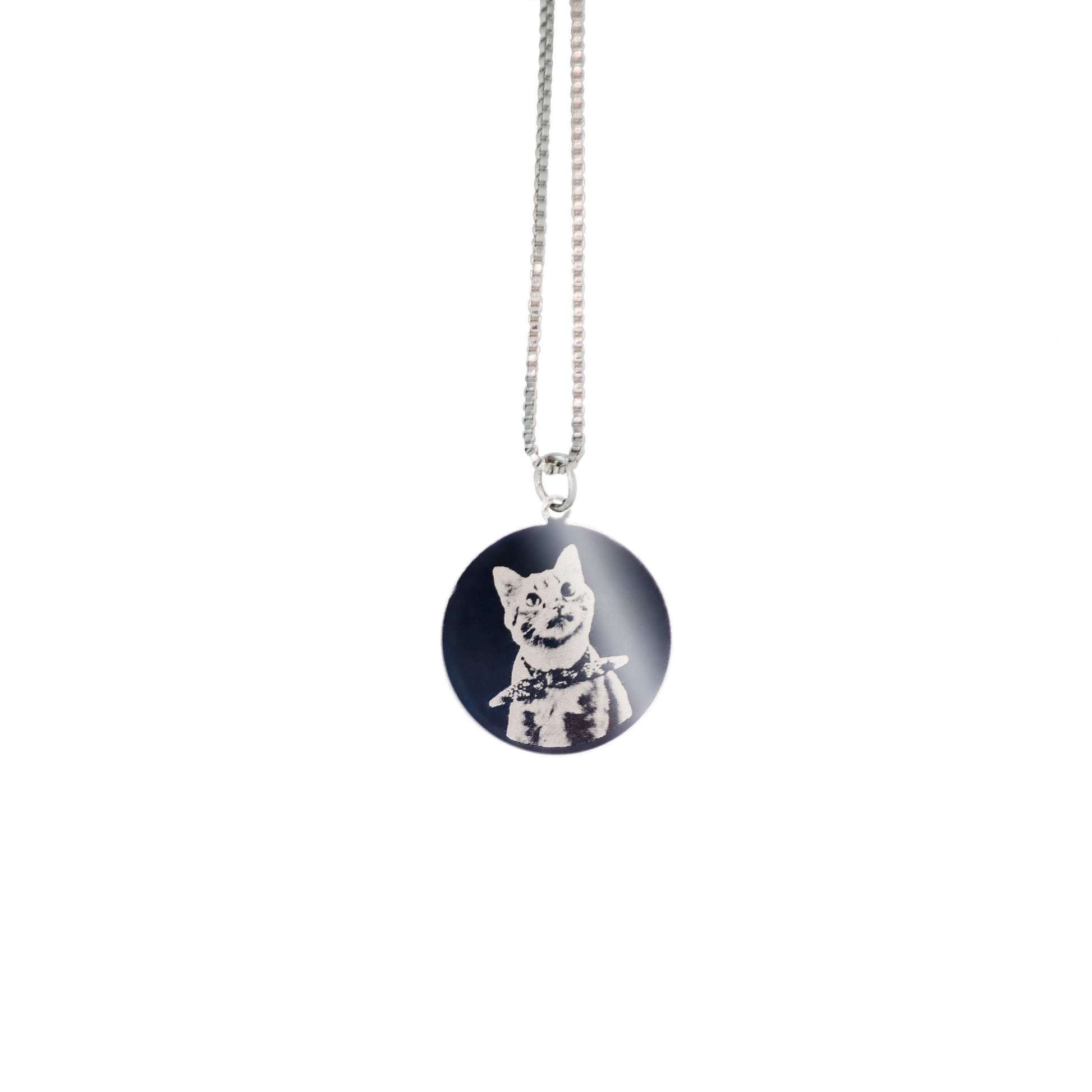 Gargantilha de aço inox com pingente personalizado frente e verso em aço inox - Biju & Cia.