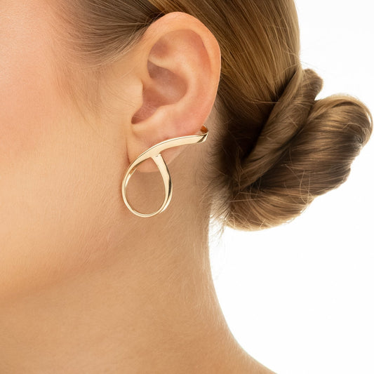Brinco gota liso banhado a ouro 18k