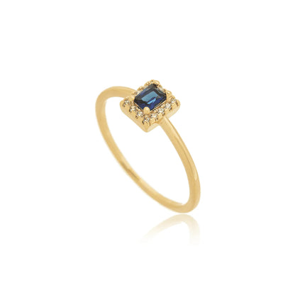 Anel com pedra retangular e zircônias banhado a ouro 18k - Biju & Cia.