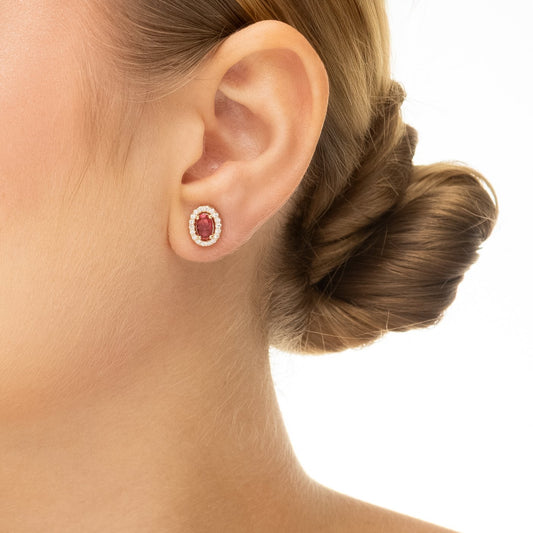 Brinco oval com zircônias banhado a ouro 18k