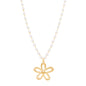 Gargantilha flor com pérolas banhada a ouro 18k - Biju & Cia.