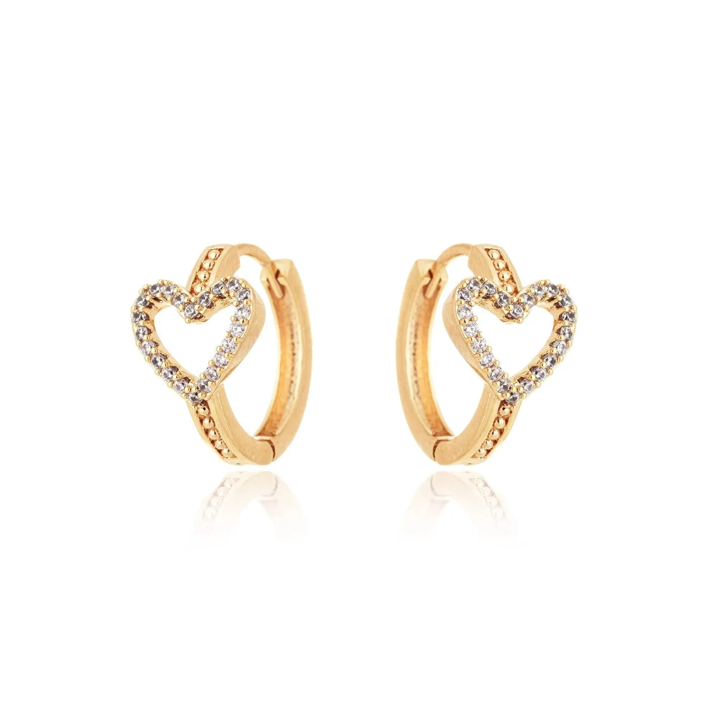 Argola com coração cravejado banhada a ouro 18k - Biju & Cia.