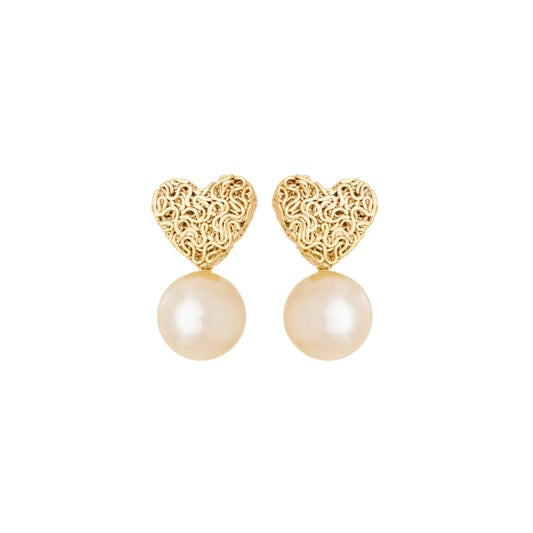 Brinco de coração com pérola banhado a ouro 18k - Biju & Cia.