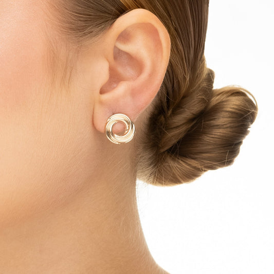 Brinco circulo entrelaçado banhado a ouro 18k