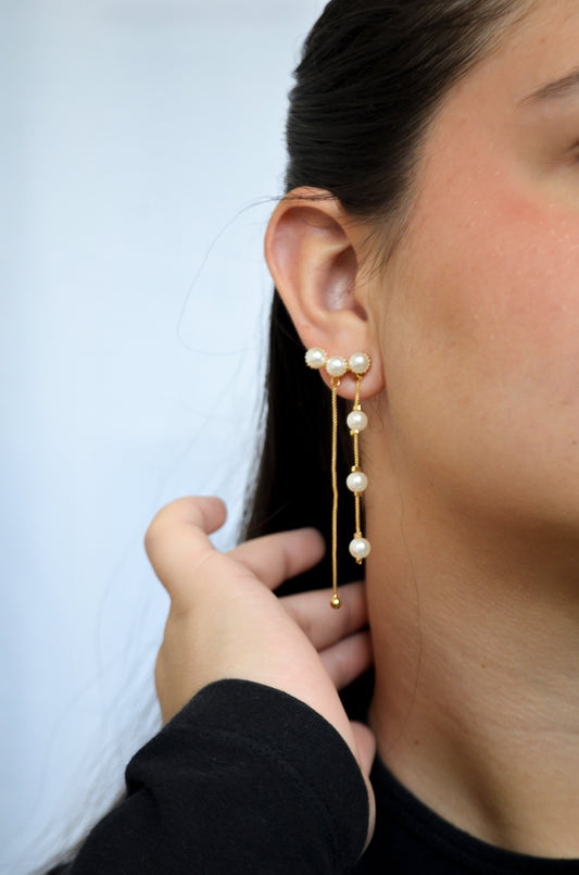 Brinco pérola com corrente banhado a ouro 18k
