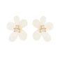 Brinco flor com madre pérola e zircônia banhado a ouro 18k