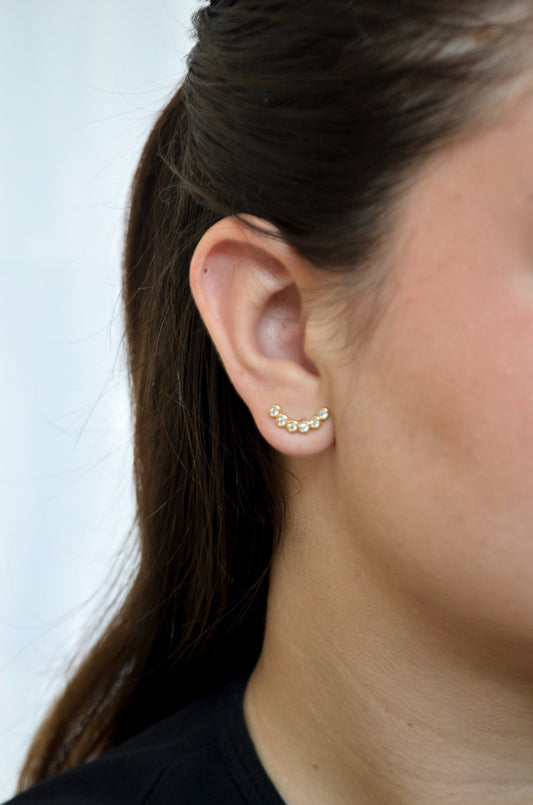 Brinco earcuff com zircônias banhado a ouro 18k - Biju & Cia.