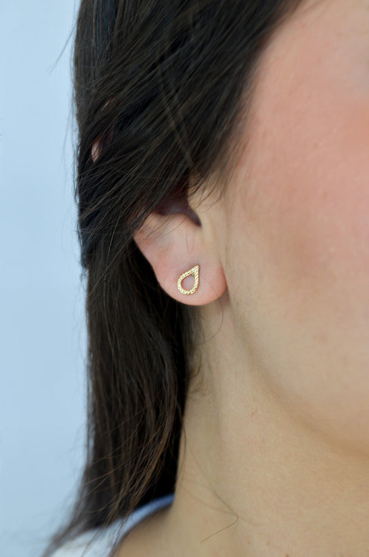 Brinco gota banhado a ouro 18k - Biju & Cia.