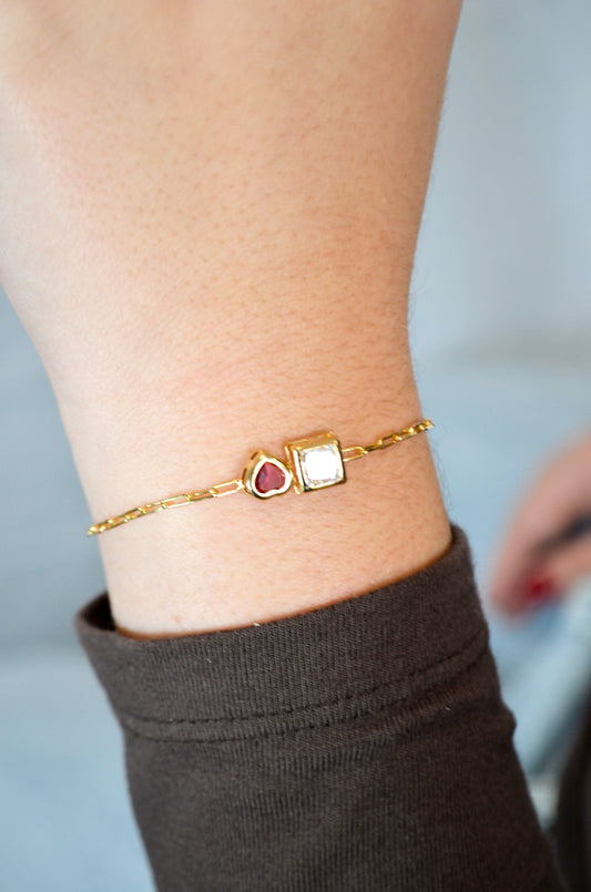 Pulseira com coração e quadrado com pedras banhada a ouro 18k - Biju & Cia.