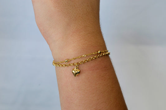 Pulseira dupla com bolinhas e coração banhada a ouro 18k - Biju & Cia.