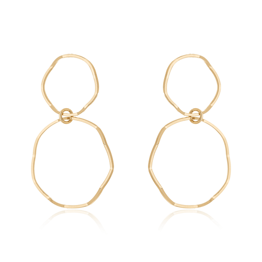 Brinco com dois círculos de fio ondulado banhado a ouro 18k - Biju & Cia.