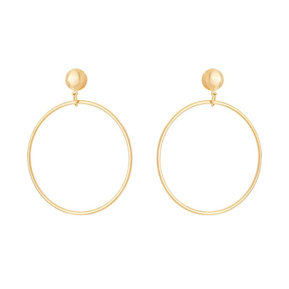 Brinco de círculo vazado banhado a ouro 18k - Biju & Cia.