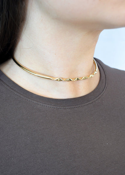 Choker aro trabalhado e liso banhada a ouro 18k - Biju & Cia.