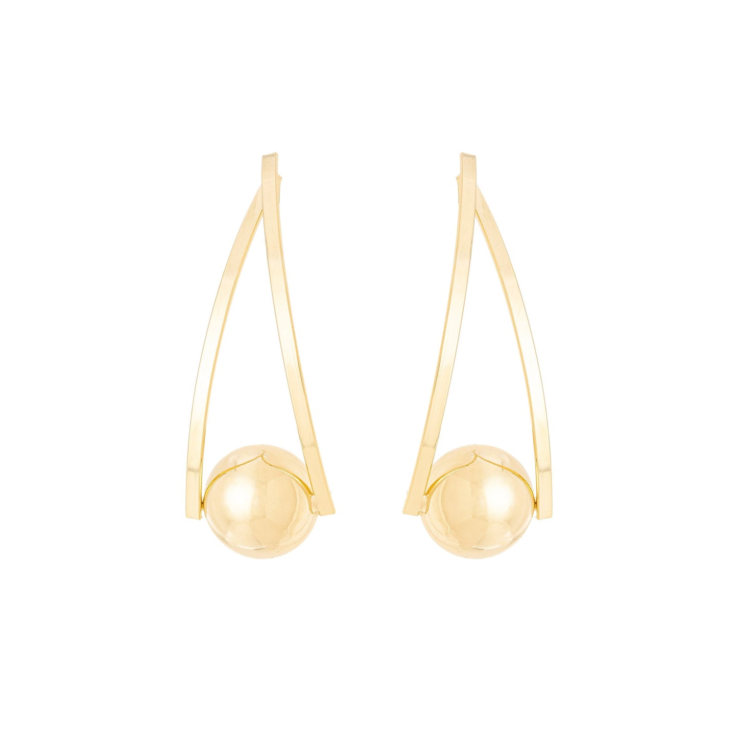 Brinco com bola banhado a ouro 18k - Biju & Cia.