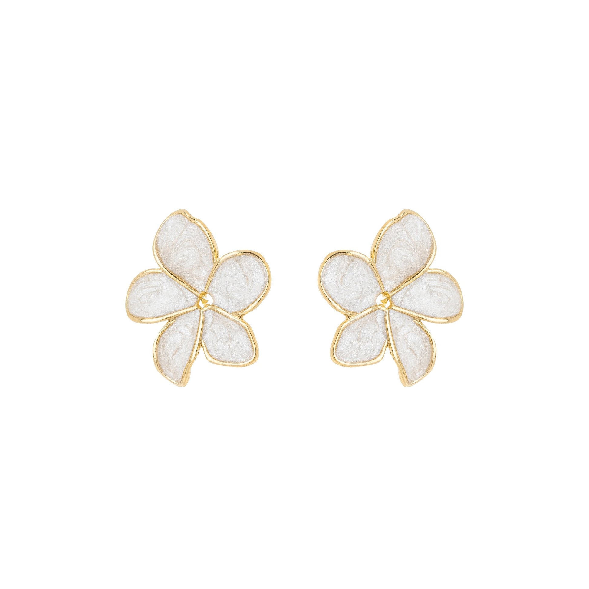 Brinco de flor com madre pérola banhado a ouro 18k - Biju & Cia.