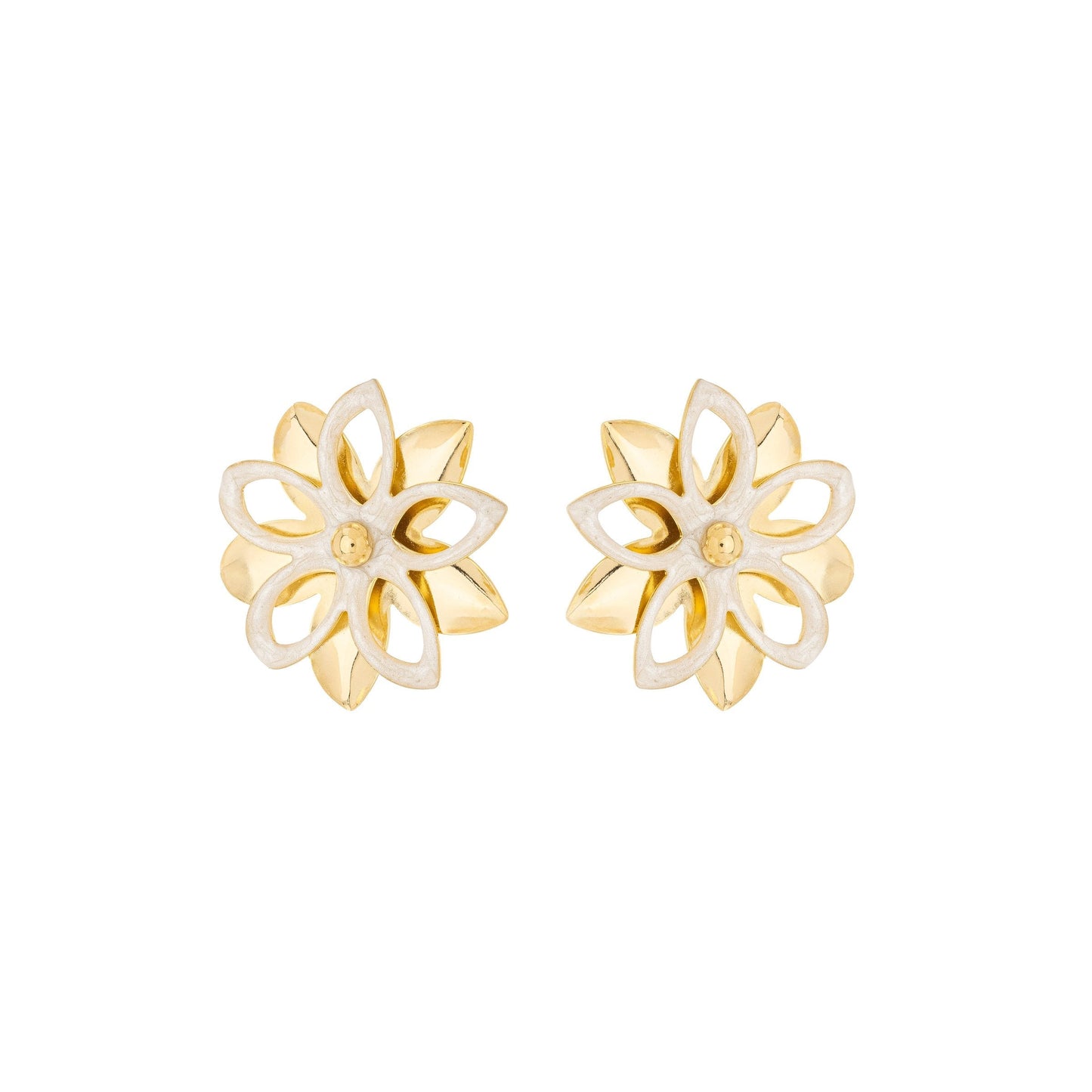 Brinco de flor vazada banhado a ouro 18k - Biju & Cia.